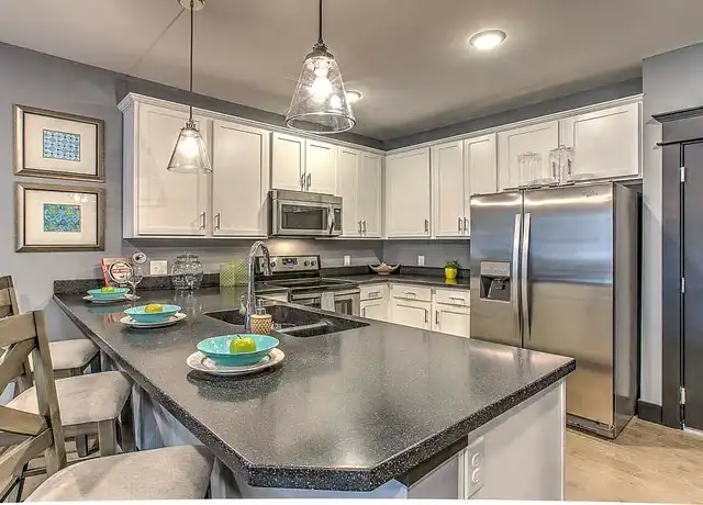 Property at The Helen - 617 S 31st St, Omaha, NE, 68105, 1-2 bed, 1 bath, [object Object]