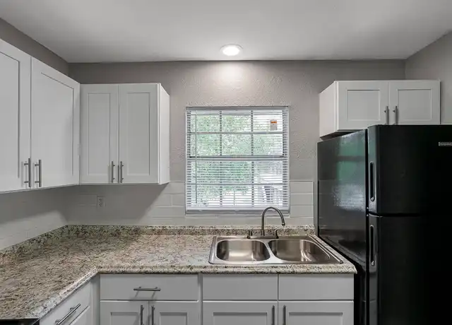 Property at Uptown Apartments - 2002 Colonial Parc Dr, Tampa, FL, 33612, 1-2 bed, 1 bath, [object Object]