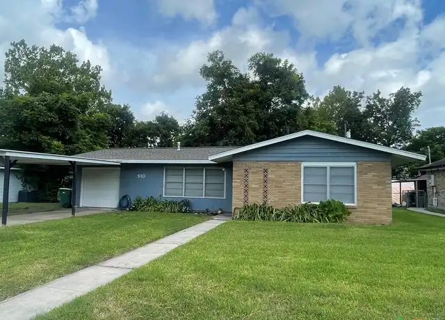 Property at 910 Fern Ln, Victoria, TX, 77904, 3 beds, 1 bath, [object Object]