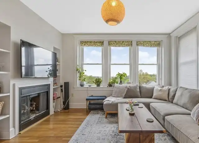 Property at 2025 Commonwealth Ave, Brighton, MA, 02135, 2 beds, 2 baths, [object Object]