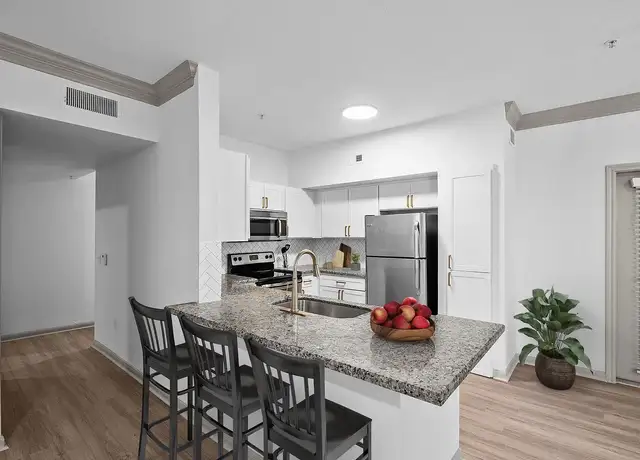 Photo of 12100 S Highway 6, Sugar Land, TX 77498