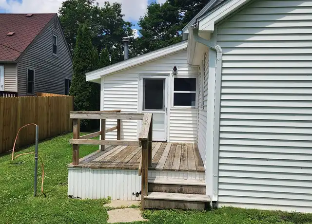 Property at 102 S Bachus St Unit 102, Corunna, MI, 48817, 2 beds, 1 bath, [object Object]