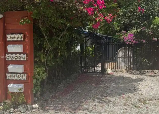 Property at 2928 Louise St Unit 30, Miami, FL, 33133, 2 beds, 1 bath, [object Object]