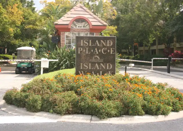 Property at 905 Normandy Trace Rd, Tampa, FL, 33602, 2 beds, 2 baths, [object Object]