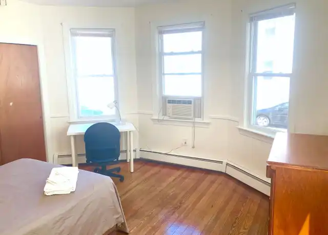 Property at 63 Preston St Unit 4, Providence, RI, 02906, 4 beds, 2 baths, [object Object]