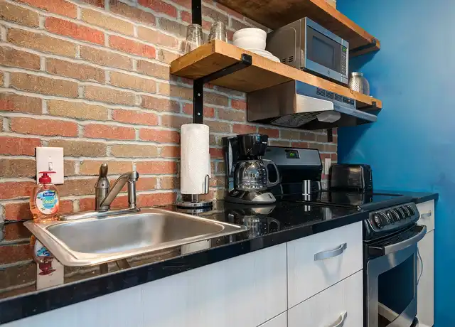 Property at Greenway Studios - 934 E Webster St, Springfield, MO, 65802, 0 beds, 1 bath, [object Object]