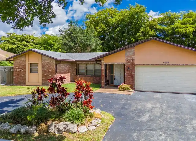 Property at 6955 NW 18th St, Margate, FL, 33063, 3 beds, 2 baths, [object Object]