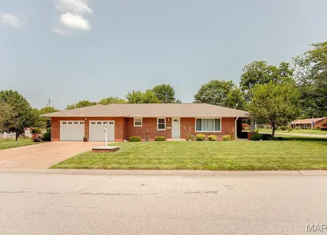 Property at 114 Virginia Ave, O Fallon, IL, 62269, 3 beds, 2 baths, [object Object]
