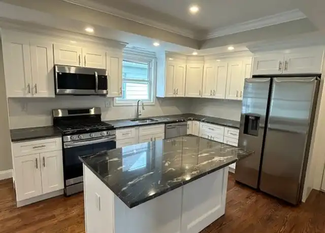 Property at 823 Capitol Ave Unit 3, Bridgeport, CT, 06606, 3 beds, 1 bath, [object Object]
