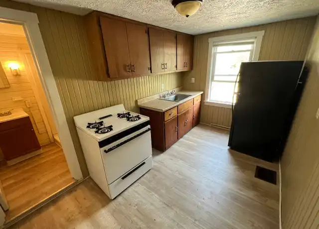 Property at 808 W Beechwood Ave Unit B, Muncie, IN, 47303, 0 beds, 1 bath, [object Object]