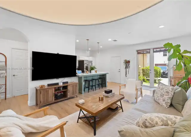 Property at 17165 SW 94th St, Miami, FL, 33196, 3 beds, 2.5 baths, [object Object]