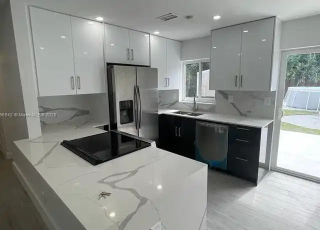 Property at 912 NE 5th St Unit 912, Hallandale Beach, FL, 33009, 2 beds, 1 bath, [object Object]