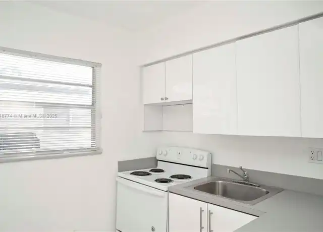 Property at 2206 Fillmore St Unit 5, Hollywood, FL, 33020, 1 bed, 1 bath, [object Object]