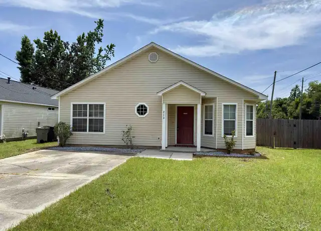 Property at 213 Valdosta Ave, Pensacola, FL, 32507, 3 beds, 2 baths, [object Object]
