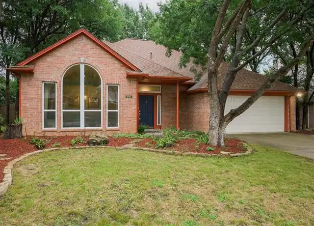 Property at 1717 Parkwood Dr, Grapevine, TX, 76051, 4 beds, 2 baths, [object Object]