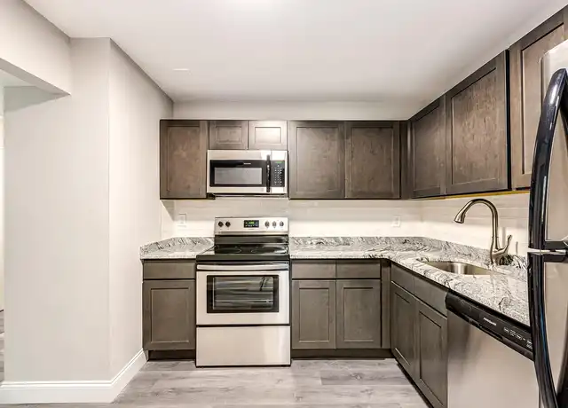 Property at 150 Forest Glen Dr, Highland Park, NJ, 08904, 1-2 bed, 1-2.5 bath, [object Object]
