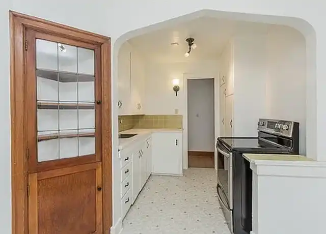 Property at S4 Silver Apartments - 4134 11th Ave NE, Seattle, WA, 98105, 2-3 beds, 1-3 bath, [object Object]