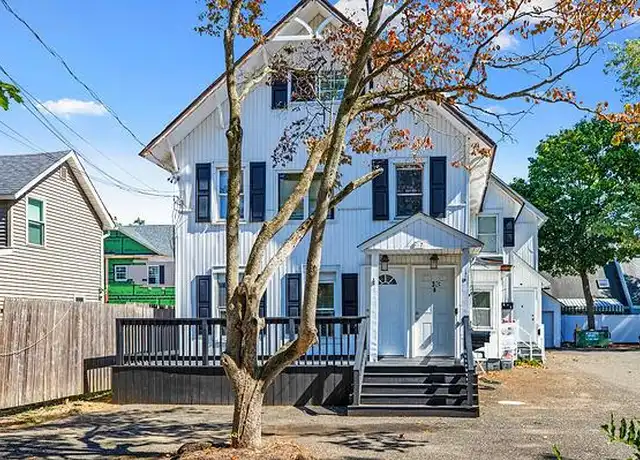 Property at 37 Park Ave Unit 3, Amityville, NY, 11701, 2 beds, 1 bath, [object Object]