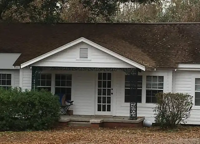 Property at 2718 Government St, Ocean Springs, MS, 39564, 3 beds, 2 baths, [object Object]