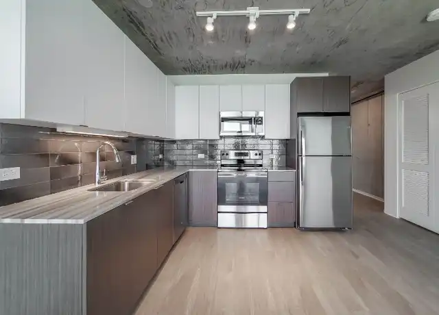 Property at 2113 S Wabash Ave, Chicago, IL, 60616, 1 bed, 1 bath, [object Object]