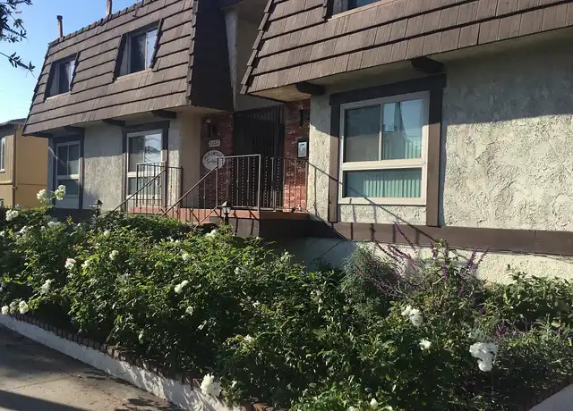 Property at COMPLETELY REMODELED TOWNHOUSE FOR RENT - 3555 Sawtelle Blvd, Los Angeles, CA, 90066, 2 beds, 1.5 baths, [object Object]