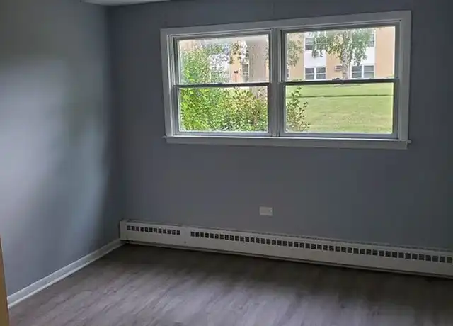 Property at 390 Executive Dr Unit 302, Carol Stream, IL, 60188, 2 beds, 1 bath, [object Object]