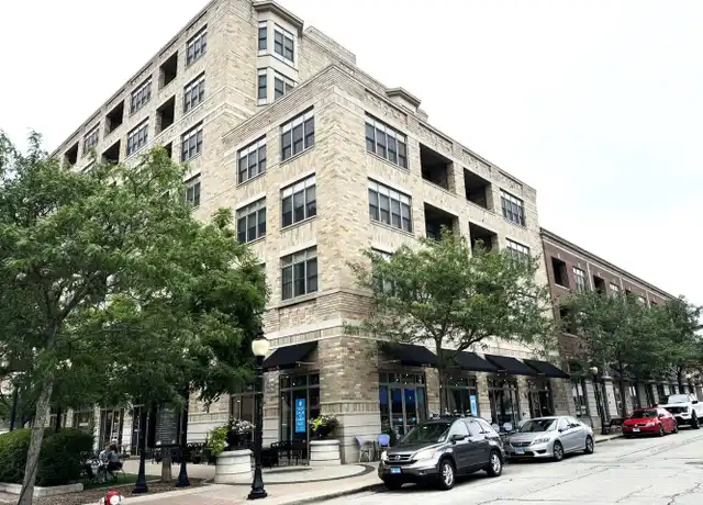 Property at 10 S Dunton Ave #204, Arlington Heights, IL, 60005, 1 bed, 2 baths, [object Object]
