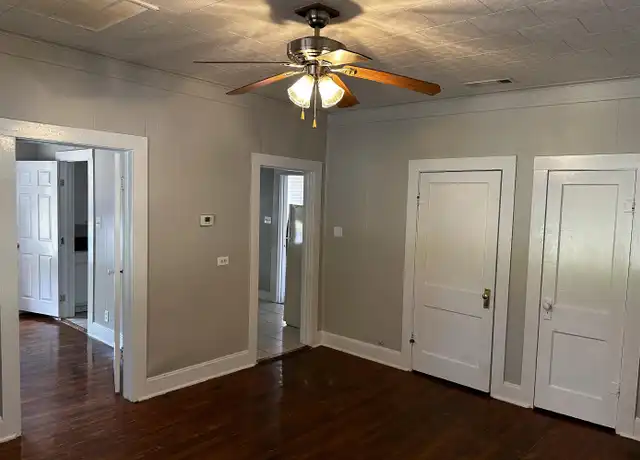 Property at 1410 Sycamore St, Commerce, TX, 75428, 2 beds, 1 bath, [object Object]