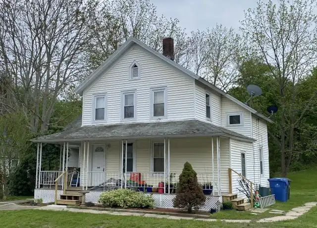 Property at 290 Maple Ave, Uncasville, CT, 06382, 2 beds, 1 bath, [object Object]
