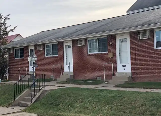 Property at 420 Foster St Unit 2, Greensburg, PA, 15601, 1 bed, 1 bath, [object Object]