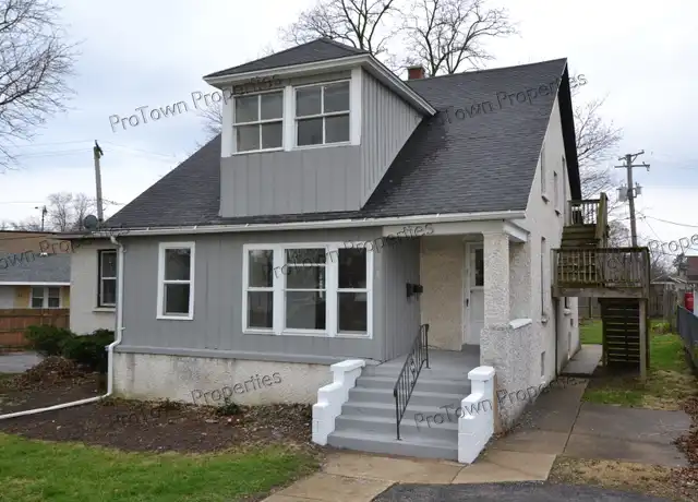 Property at 1067 N May St Unit 2, Joliet, IL, 60435, 2 beds, 1 bath, [object Object]