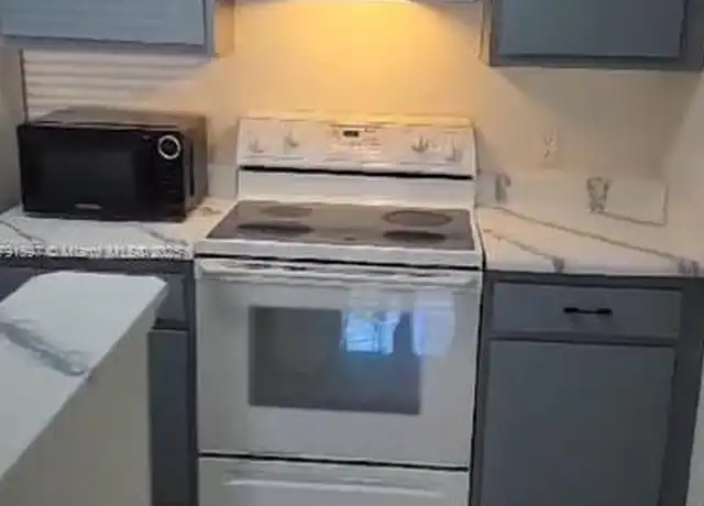Property at 4481 W McNab Rd #24, Pompano Beach, FL, 33069, 1 bed, 1 bath, [object Object]