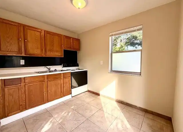 Property at 817 2nd St Unit 4, West Palm Beach, FL, 33401, 2 beds, 1 bath, [object Object]