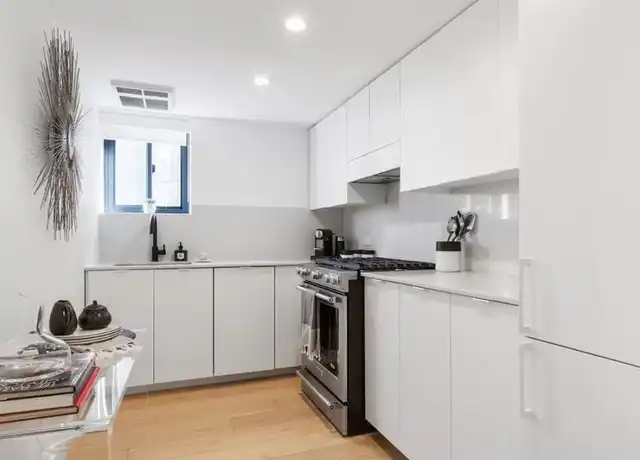 Property at 160 W 24th St Unit 18O, New York, NY, 10011, 0 beds, 1 bath, [object Object]