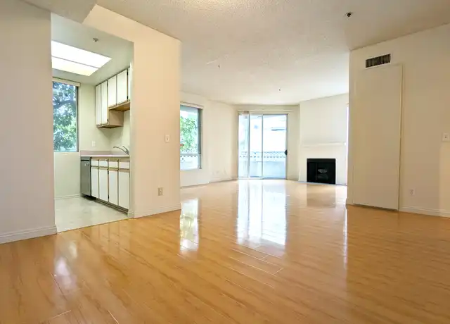 Property at 553 S Saint Andrews Pl Unit 100, Los Angeles, CA, 90020, 2 beds, 2 baths, [object Object]