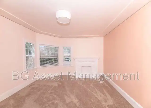 Property at 1000 E 33rd St Unit 202, Oakland, CA, 94610, 2 beds, 1 bath, [object Object]