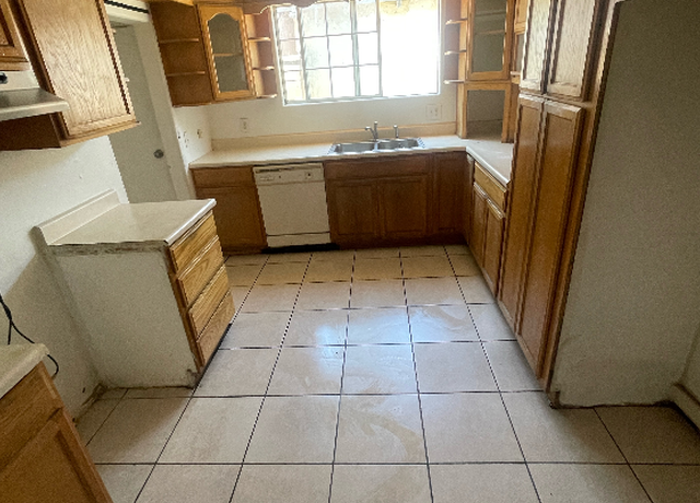 Photo of 16332 S Pannes Ave, Compton, CA 90221