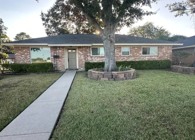 Property at 1132 Mahlmann St, Rosenberg, TX, 77471, 3 beds, 2 baths, [object Object]