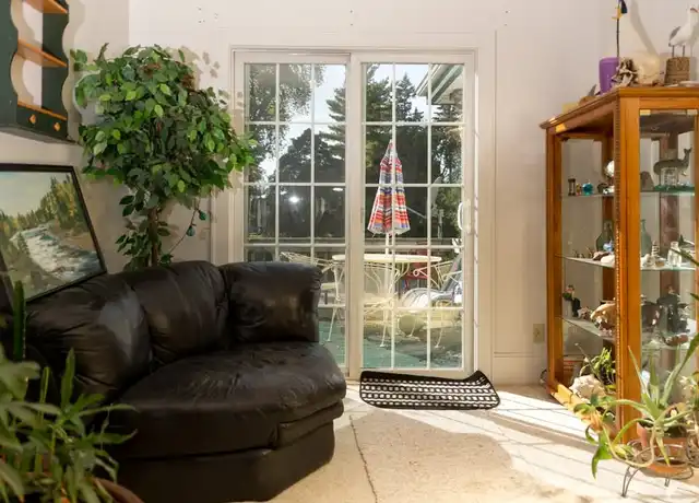 Property at 5686 N Lake Rd Unit 3, Oconomowoc, WI, 53066, 2 beds, 1.5 baths, [object Object]