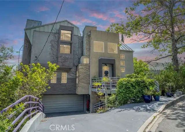 Property at 1667 Gladys Dr, Glendale, CA, 91206, 4 beds, 3.5 baths, [object Object]
