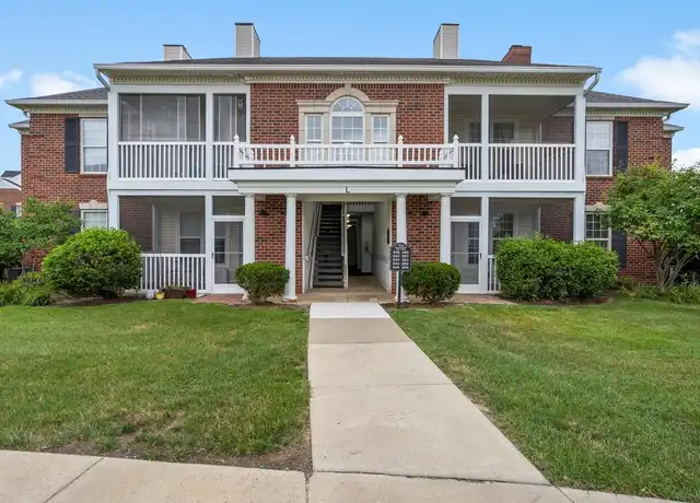 Property at 846 W Summerfield Glen Cir, Ann Arbor, MI, 48103, 2 beds, 2 baths, [object Object]