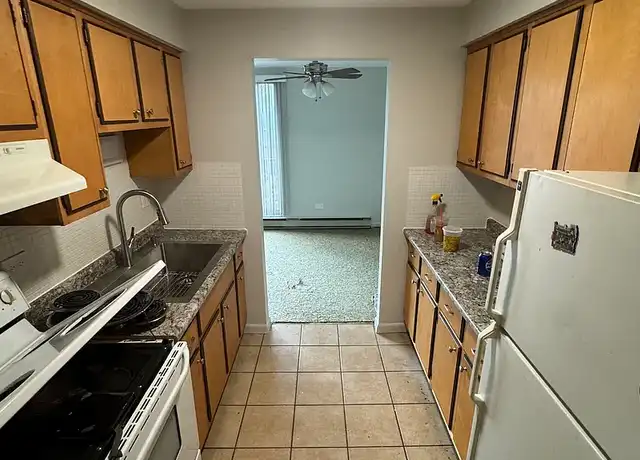 Property at East End Apartments/Madison Apartments - 515 E End Ave, Calumet City, IL, 60409, 2 beds, 1 bath, [object Object]