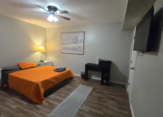 Property at 2709 N Bell Ave, Denton, TX, 76209, 1 bed, 1 bath, [object Object]