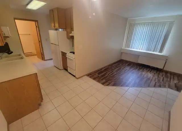 Property at 1709 La Crescent St Unit 124, La Crosse, WI, 54603, 1 bed, 1 bath, [object Object]
