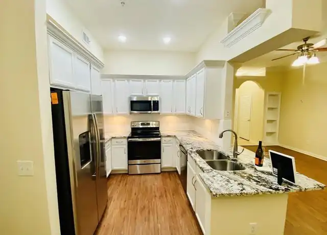 Property at 1901 Post Oak Park Dr Unit 10103, Houston, TX, 77027, 1 bed, 1 bath, [object Object]