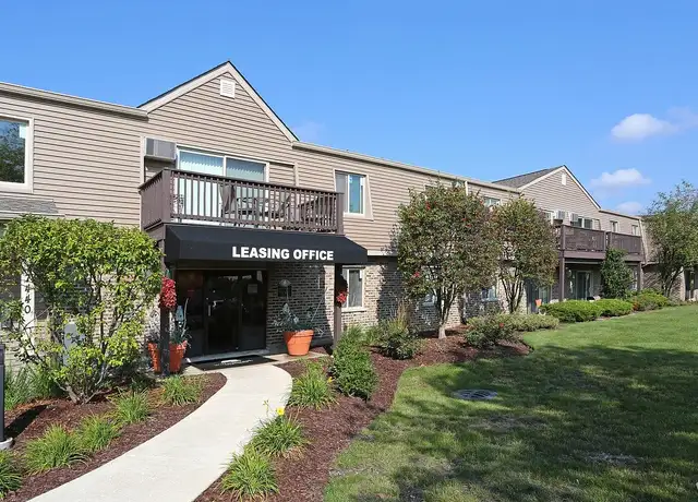 Photo of 7440 Tennessee Dr, Willowbrook, IL 60527