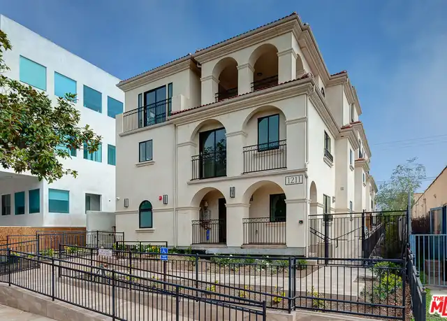 Property at 1211 9th St #200, Santa Monica, CA, 90401, 2 beds, 2.5 baths, [object Object]