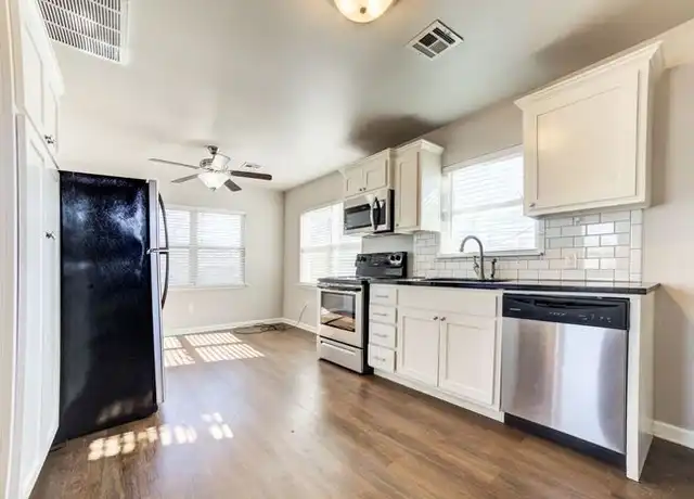 Property at 2516 E 6th St Unit 4, Tulsa, OK, 74104, 1 bed, 1 bath, [object Object]