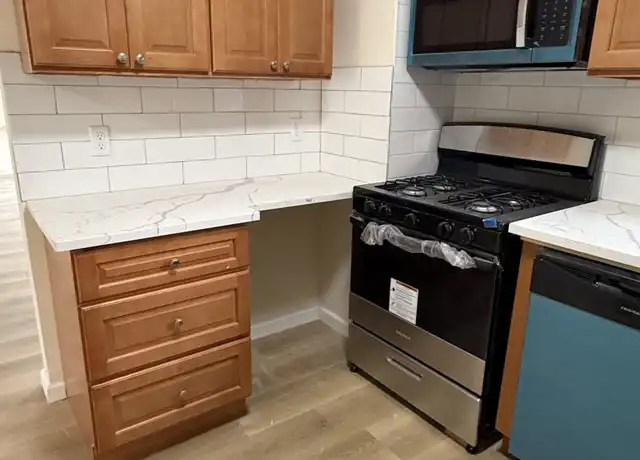 Property at 257 Lincoln Hwy, Iselin, NJ, 08830, 3 beds, 2 baths, [object Object]