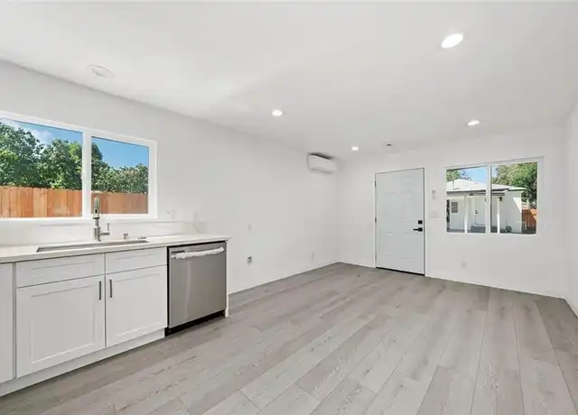 Property at 111125 S Merrill St, Corona, CA, 92882, 1 bed, 1 bath, [object Object]